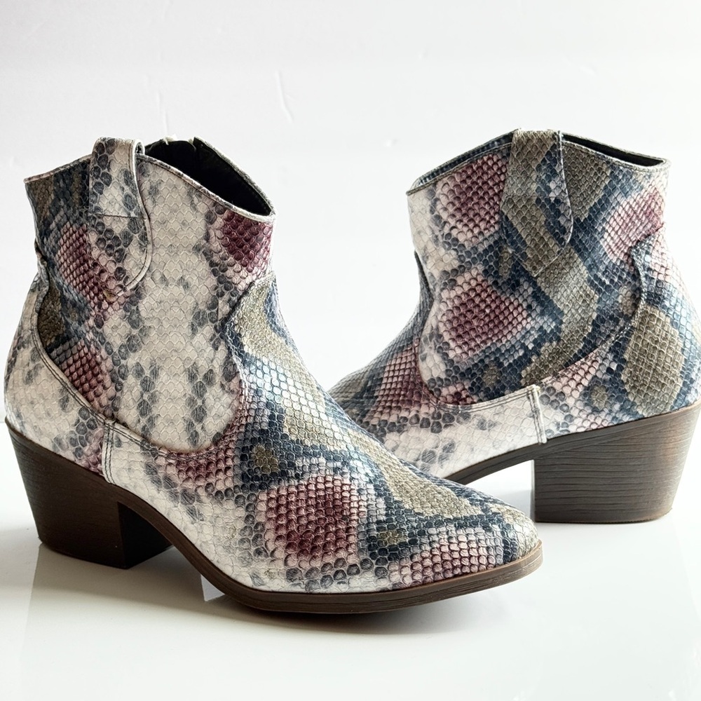 True Craft Winnie Animal Print Ankle Boots Size 8.5
